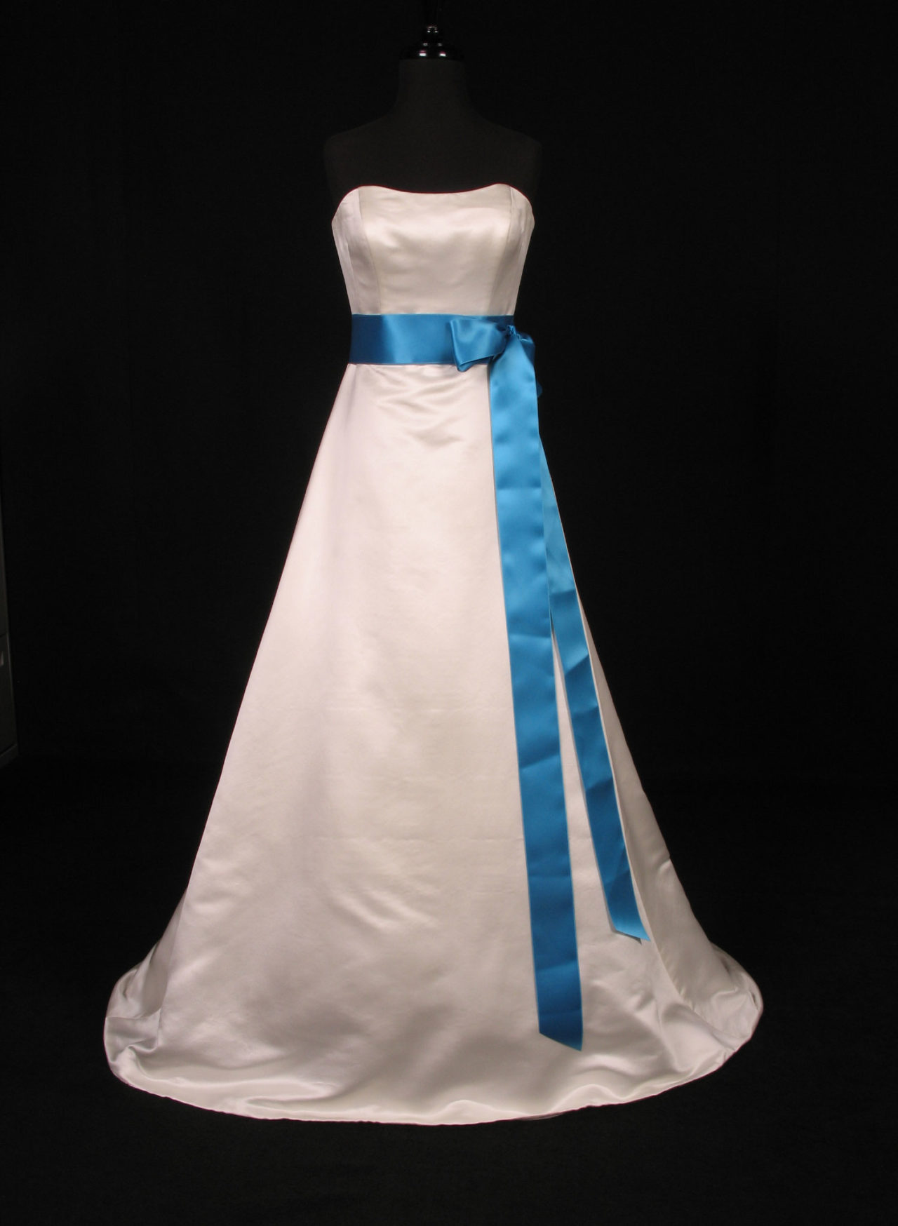 kate middleton dress designer