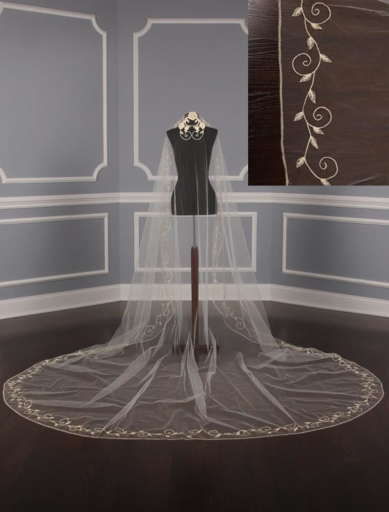 St.-Pucchi-M1362-Bridal-Veil